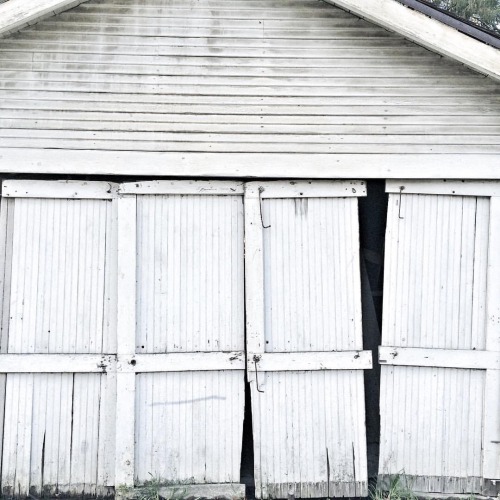 This Old Carriage House..Is fabulous!HouseofHarvest https://instagram.com/p/7sua49riWw/