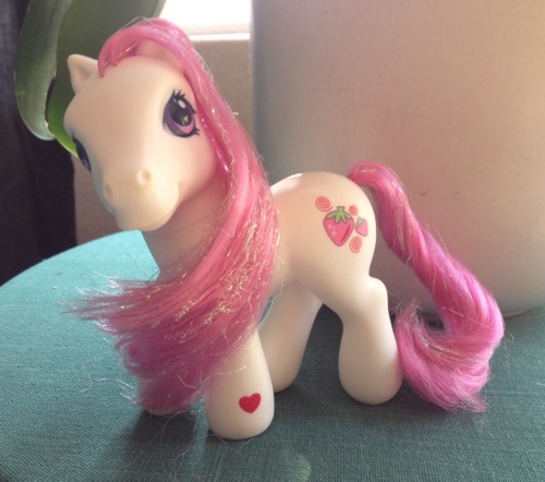 Last one for today. Strawberry Swirls! I actually know very very little about G3 ponies. I just like