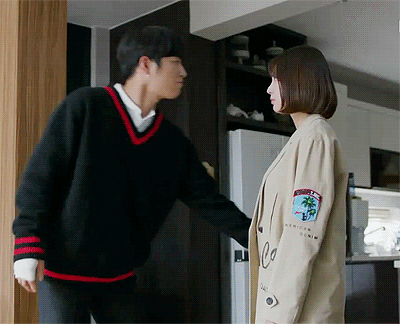 liveasbutterflies:Is that how you express jealousy?