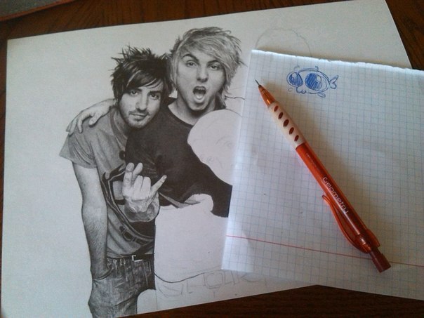 rockartlife:Holy shit, this is art!!!Cool All Time Low