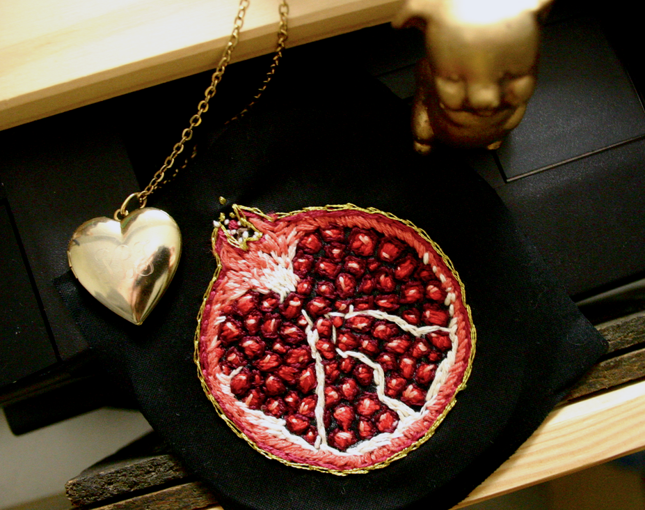 sincerelyegg:
“Day 845: day two of embroidery week, a cross-section of a pomegranate.
”