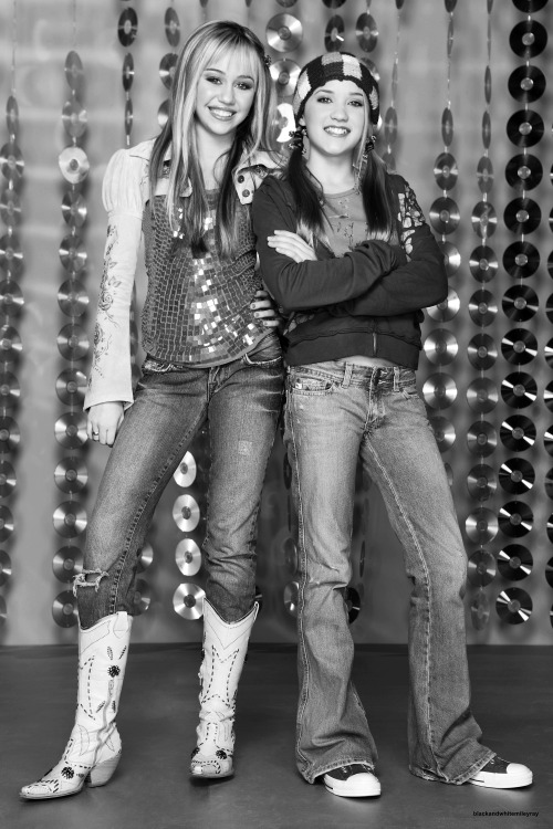 blackandwhitemileyray:  10 FUCKING YEARS OF HANNAH MONTANA!!!!“So glad I got to know you. The times that we had I’ll keep like a photograph. I’ll hold you in my heart forever, I’ll always remember you…”
