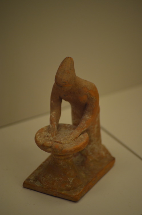 women-of-the-antiquity: Terracota figurines, three women kneading dough (ca 5th century B.C) Some re