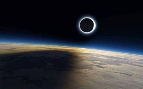 totravelistoliveco: what an amazing planet we live in space!
