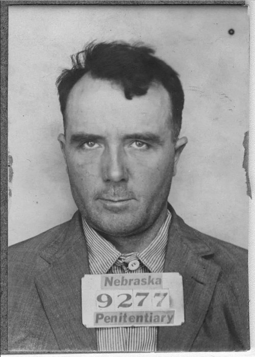 On February 1926, Frank Carter, dubbed the &lsquo;Omaha Sniper&rsquo; terrorized the city of Omaha. He shot people at random, sometimes using a silencer on his pistol.He was captured on Feb. 26 and tried for the murder of two people. Nudes &amp; Noises