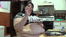 sarahreignbbw:  Sushi Stuffing w/Belly On The Table!by Stunning Sarah ReignStarted