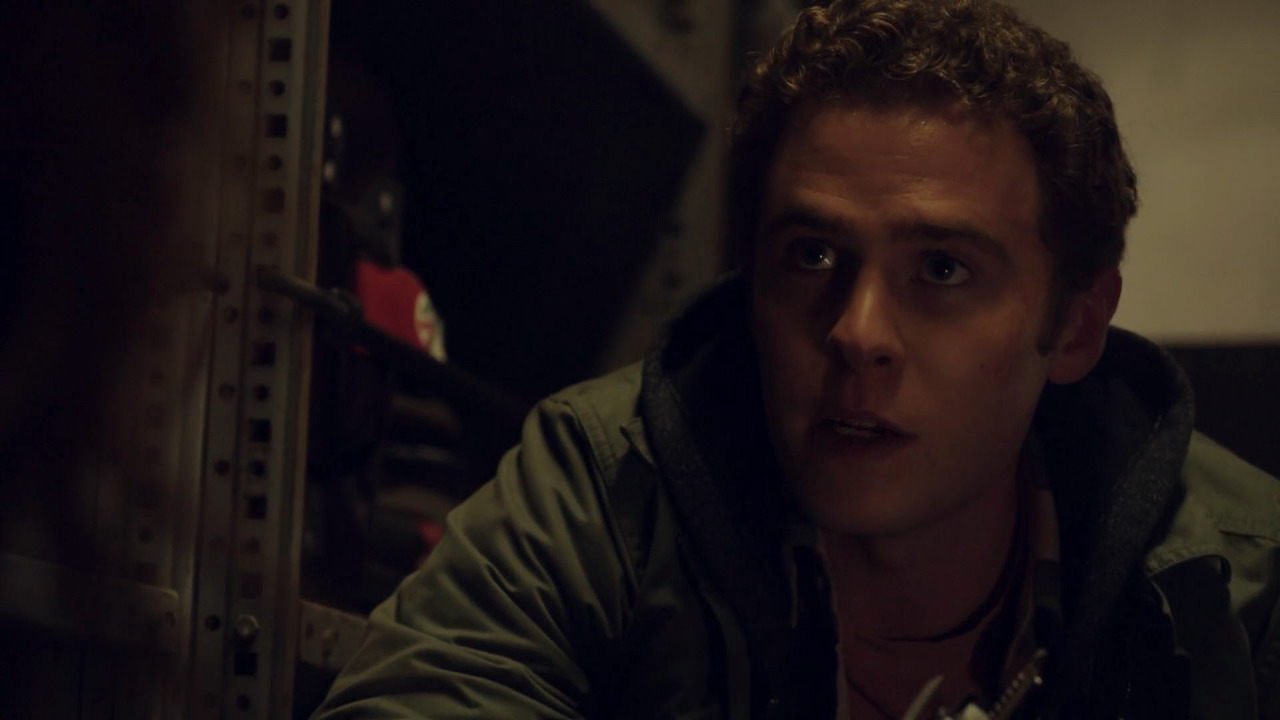 agentsoffitzsimmons:  i give you Fitz’ face when looking at Simmons stunned -(T.R.A.C.K.S.