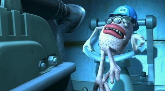 unofficialtimothy:  Everyone who does the Kylie Jenner lip challenge