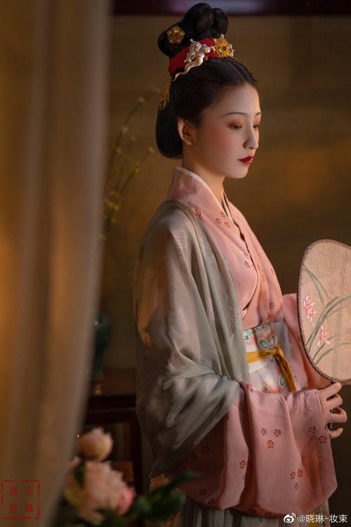 chinesehanfu:Based On China Song Dynasty Jin Temple (晉祠) Painted Female Sculptures：[Hanfu &midd