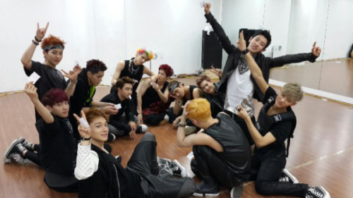 HAPPY HAPPY 500 DAYS WITH EXO. :&ldquo;)) 500 days of Fan girling, Spazzing, and Listening to yo