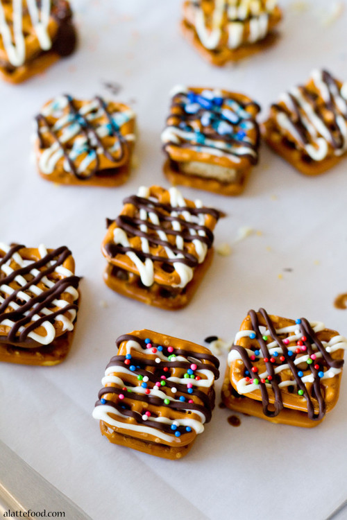 magics-secrets:  Candy Bar Pretzel Bites | A Latte Food