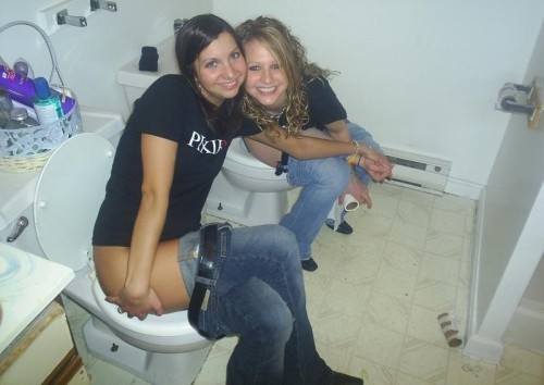 TOILET PEE