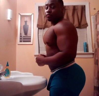 asskingz:  Follow @asskingz for ass 24/7!