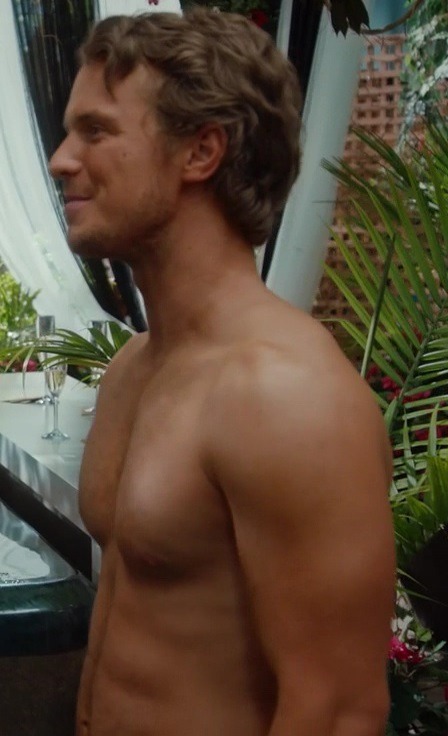 hotashellcelebmen:  More here : https://auscaps.me/2016/07/21/freddie-stroma-shirtless-in-unreal-2-07-ambush/