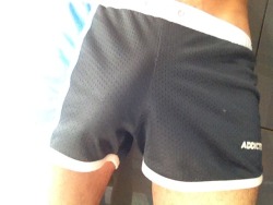 freeballdfw:  freeballingla:  you can see this at the gym  #freeballing #gay #commando #bulge #VPL