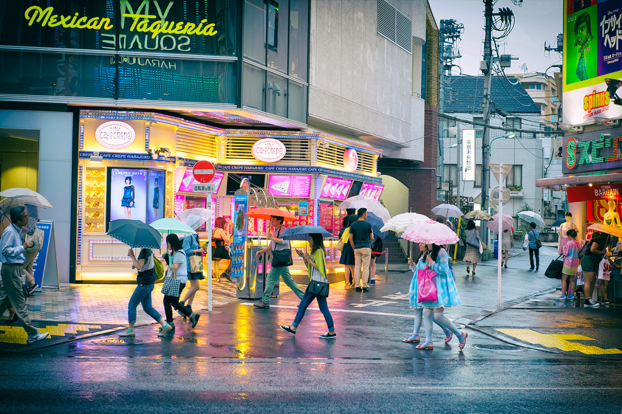 tokyo-fashion:  Rainy day and evening in Harajuku today meant less crowds on the