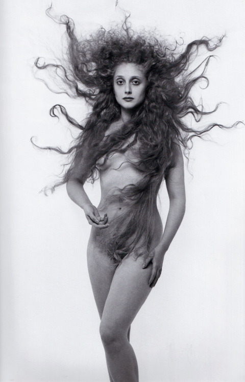 hellpopgroove:Carol Kane photographed by adult photos