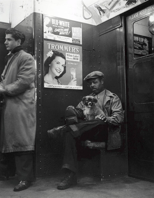 “Johnny Lunchbucket and friend on the A train to Brooklyn,” 1940s.Photo: Joe Schwartz via the Smiths