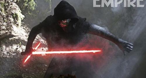 superherofeed:  Check out this awesome new picture of KYLO REN from ‘STAR WARS: THE FORCE AWAKENS’!