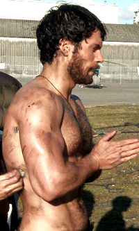 male-and-others-drugs:   Henry Cavill shirtless