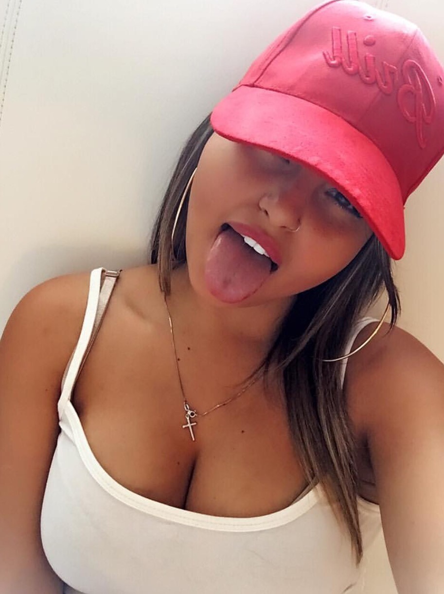 thekatierodriguez:  More red than the devil issssss 