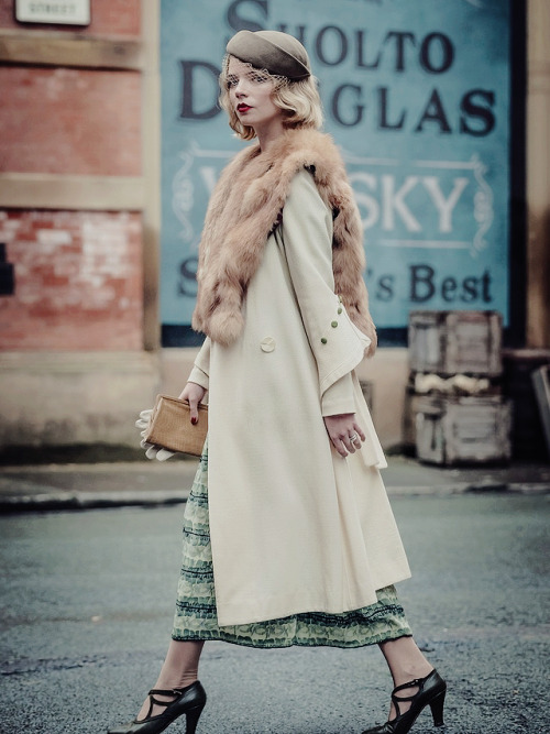 thesoldiersminute:ANYA TAYLOR - JOY   as    GINA GRAY   in  PEAKY BLINDERS.