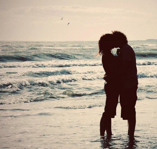 I’m forever alone ; xxx en We Heart It. http://weheartit.com/entry/71999533/via/mihaela_atanasova