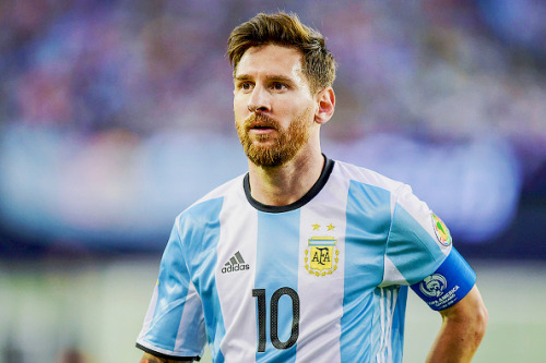 sashapique: Lionel Messi during the 2016 Copa America Centenario quarterfinal match against Venezue