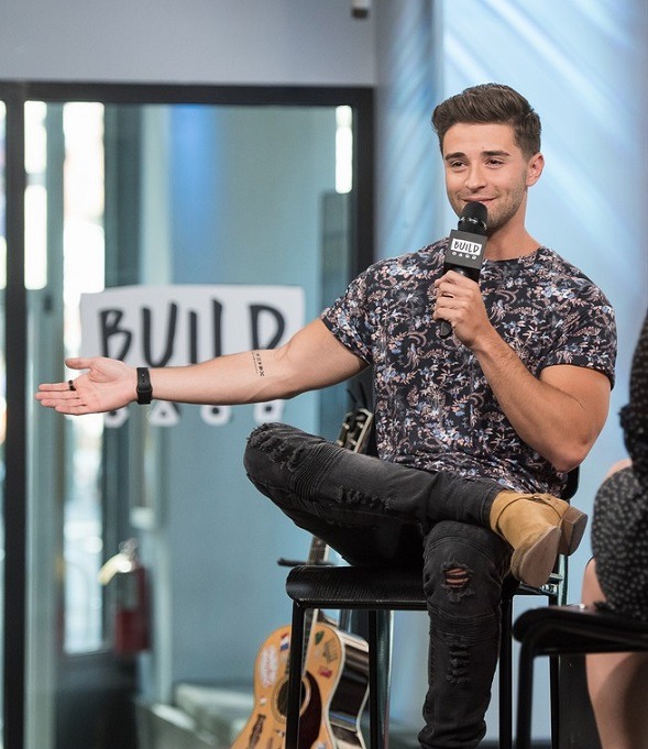 vjbrendan:    Jake Miller Promoting his Overnight Tour in New York City  http://www.vjbrendan.com/2017/04/jake-miller-promoting-his-overnight.html