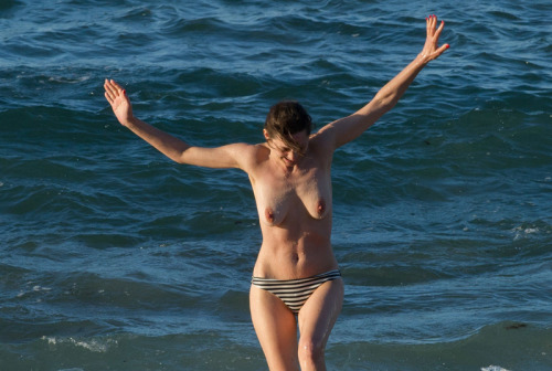 furiousgibbon:   Marion Cotillard [source] 