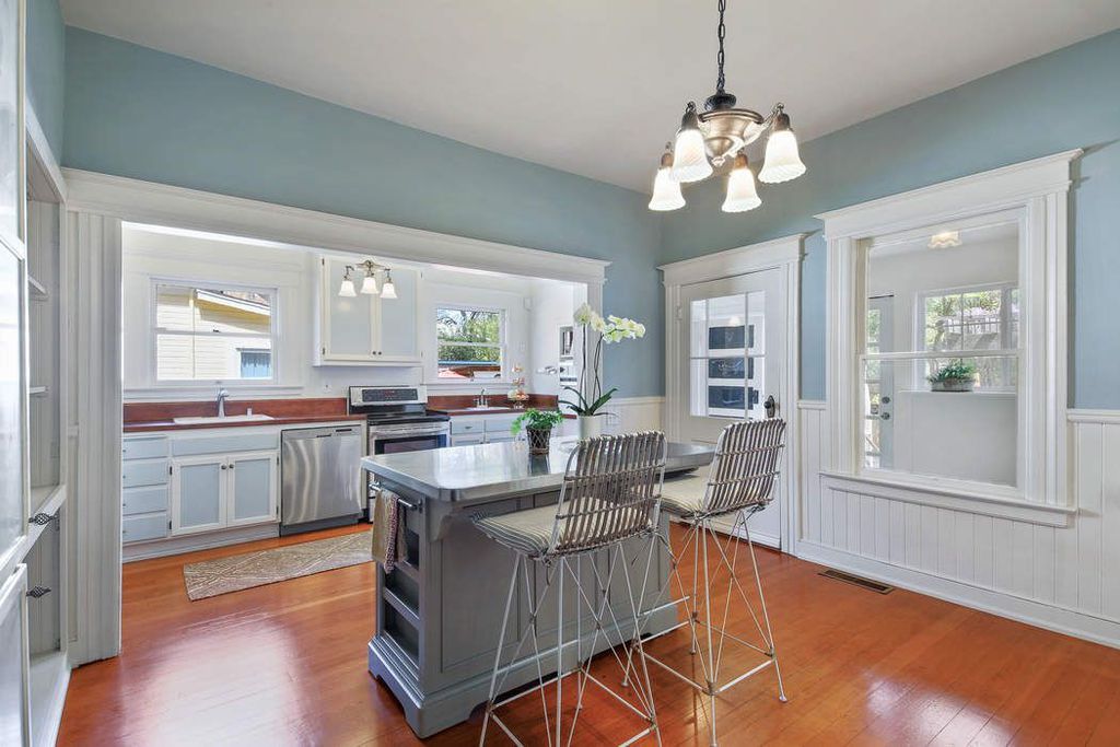 househunting:   $2,495,000/4 br   Sonoma, CA   built in 1889 