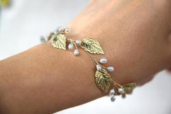 sixpenceee:Fall leaf bracelet, from here