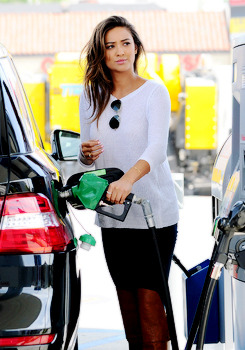 hashtagpll:  YOU ARE GETTING GAS NOT DOING A PHOTOSHOOT WHAT THE FUCK 