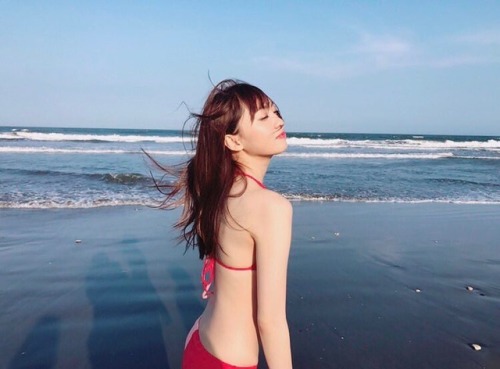 s-udonko:  木﨑ゆりあ (@yuriaaa_peace) 写真集楽しみ(^.^) #木崎ゆりあ #AKB48  #bltgraph  2017/08/18 19:22 bltgraph本日発売日！！ いつもかわいく撮ってくれるとファンに話題のbltgraphさま🤗💓  オフショットは