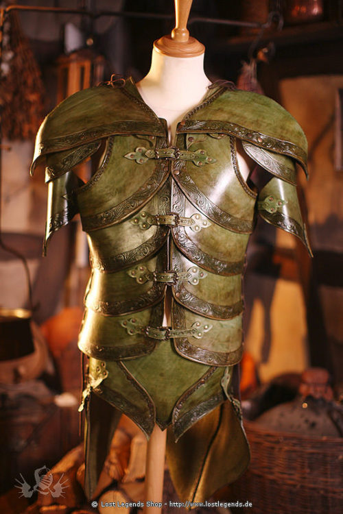 wanderlustsiren:  wanderers-haven:  coyoterose1: Noble Elf Armor by Lost Legends.  Dear God 