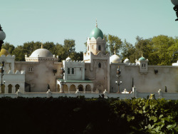 sapphicfaery:  angelicnostalgia94:littlefairytaleprince:brenna-ivy:I just wanted to show you my favorite theme park of all times. The Efteling (The Netherlands) is a fairy tale-based theme park and it has the most wonderful and detailed design ever. It