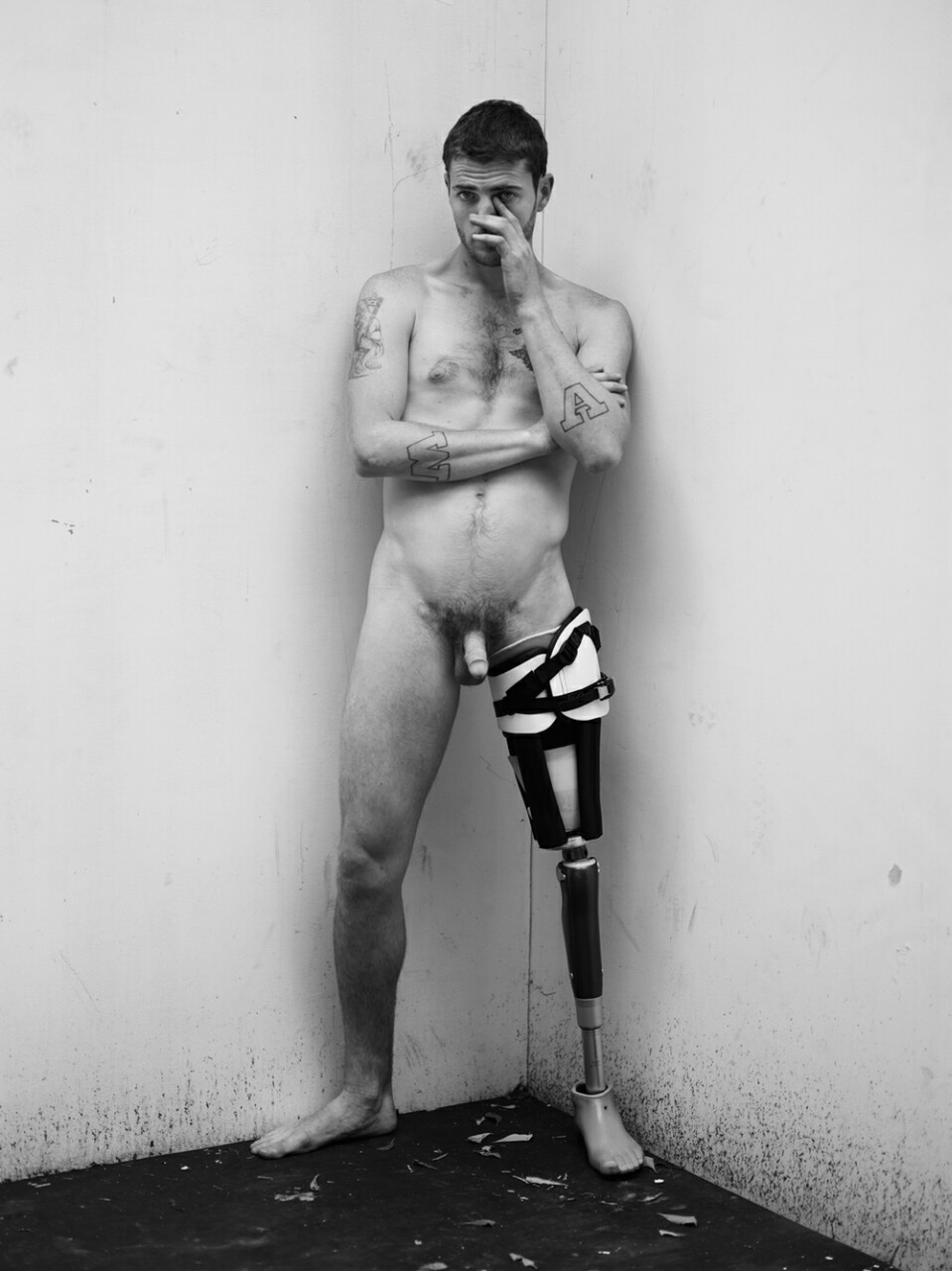 intoxicatingtouches:  lookporn:   (Pornographic Picture)   Photo by Thomas Whiteside