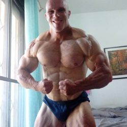 whitepapermuscle:Ofer Ran