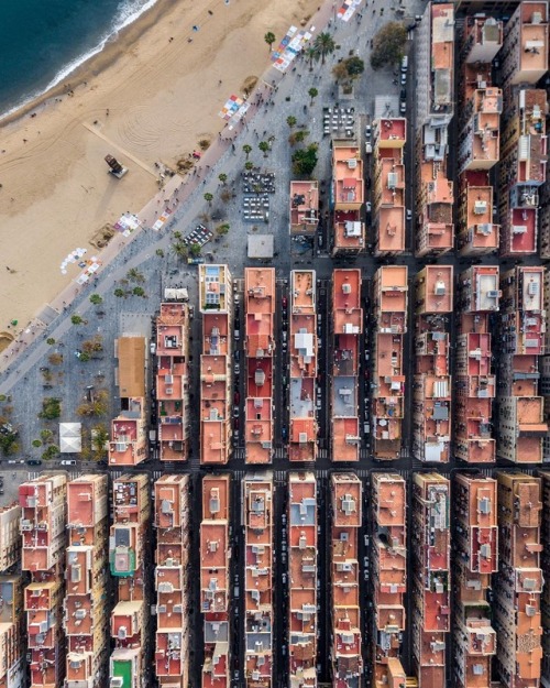 elpaisdellop: Es miri des d'on es miri: Barcelona ens encanta Se mire desde donde se mire: Barcelo