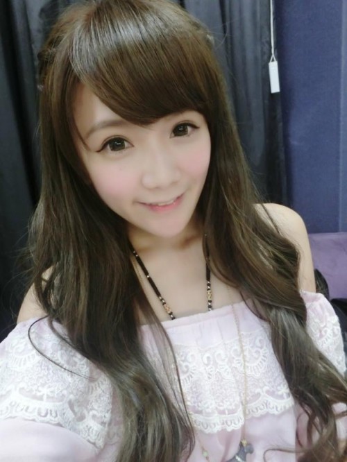 cutiespress:  解婕翎 笑得好甜~
