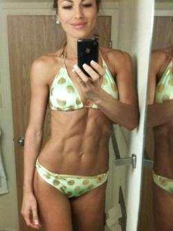 fitgymbabe:  Follow Fit Gym Babes for the