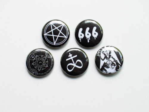bombisbomb:  ‘Sucker for Satan’ Button Set ŭ 