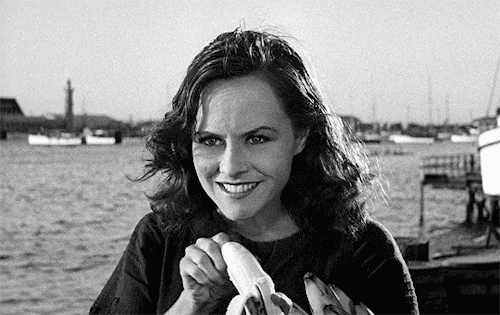 classicfilmblr:Paulette Goddard in Modern Times (1936) dir. Charles Chaplin