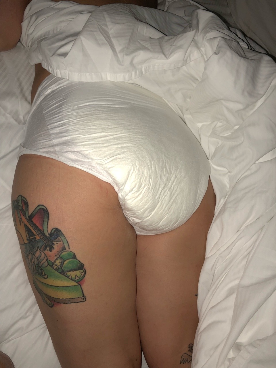 cookiewasdeleted:  This is why Cookie wears diapers to bed. Woke up early in the