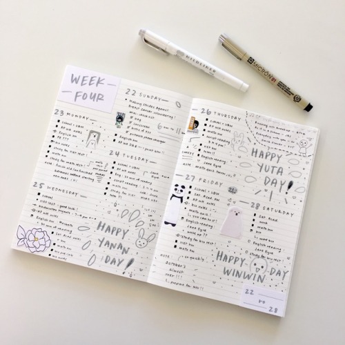 hobifulstudies: 10-28-17  a look back on this week’s spread — a little messy but at the 