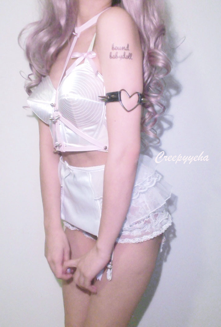 creepyyeha:  My tattoo from DeflowerGirl 