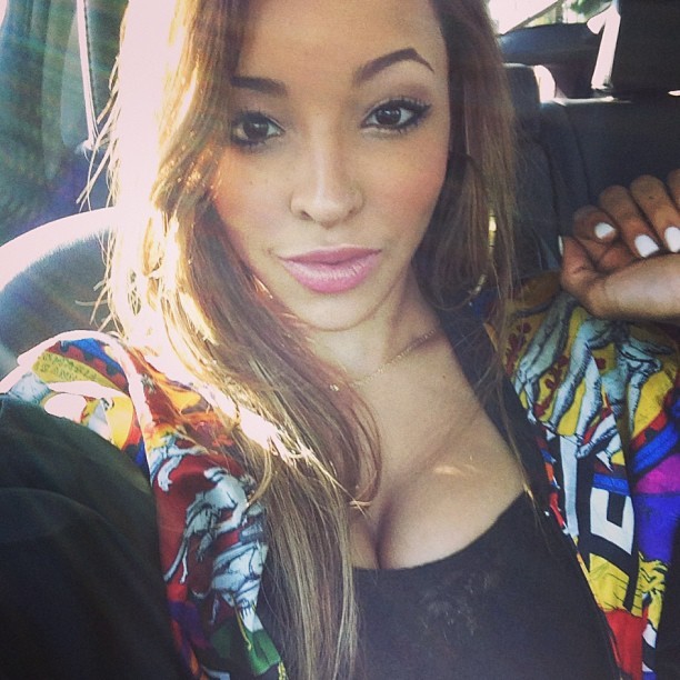 tinashenow:  The other day.. 😁 