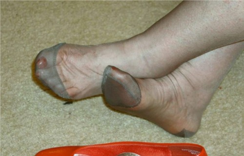 eyeluvfemfeet:More Foot Joy from my wife Lacy. I told her not sure who, but somebody will jerk off