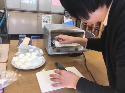 I made some fresh Mochi and Boiled Gyoza with some students on Friday! And one student showed me his