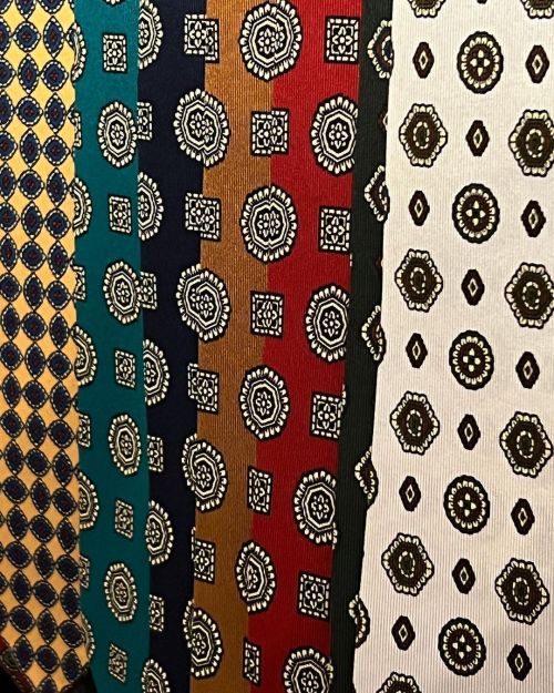 Medallions pattern #ties Discover on woolsboutiqueuomo.com F.Marino Napoli exclusive hand made in It